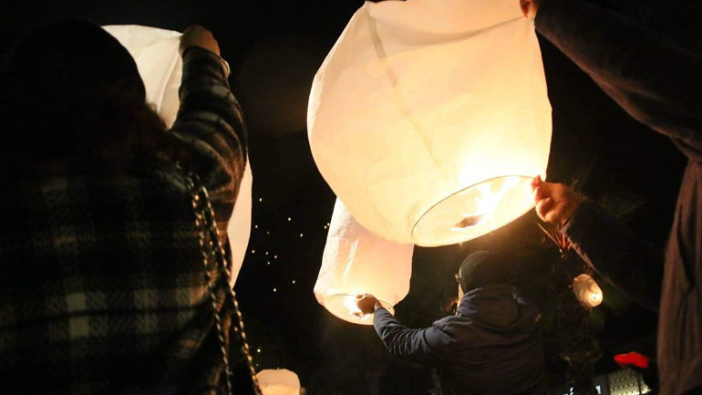 Δεκάδες φαναράκια «πέταξαν» στον ουρανό της Πρέβεζας
