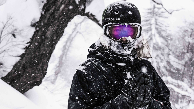 Dan Hanka: Επιστρέφει με ένα κλασσικό & όμορφο σκι βίντεο