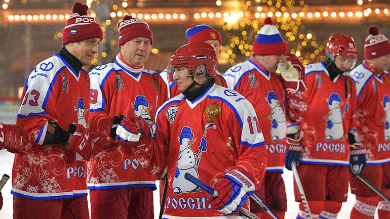 Ο Πούτιν έπαιξε χόκεϊ στην Κόκκινη Πλατεία