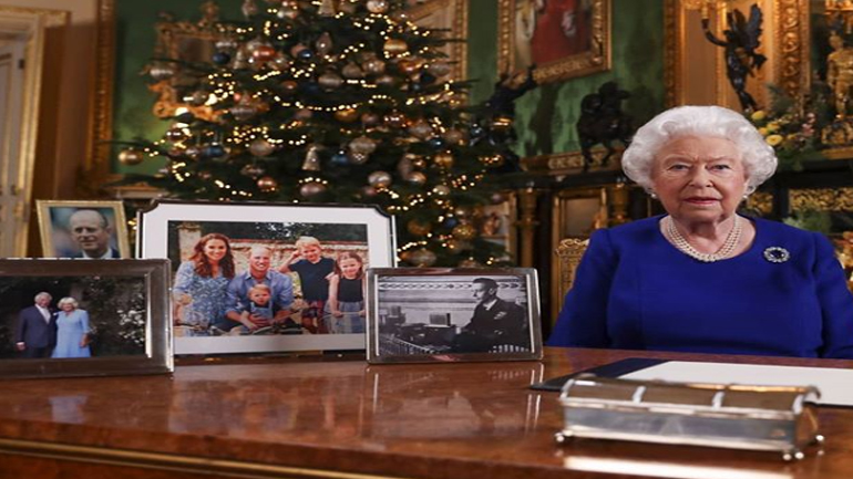 Το χριστουγεννιάτικο μήνυμα της Ελισάβετ – Οι αναφορές στο Brexit και στη Μέγκαν
