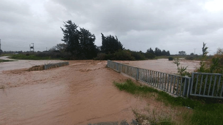 Κατάρρευση γέφυρας στην Πάφο λόγω βροχόπτωσης