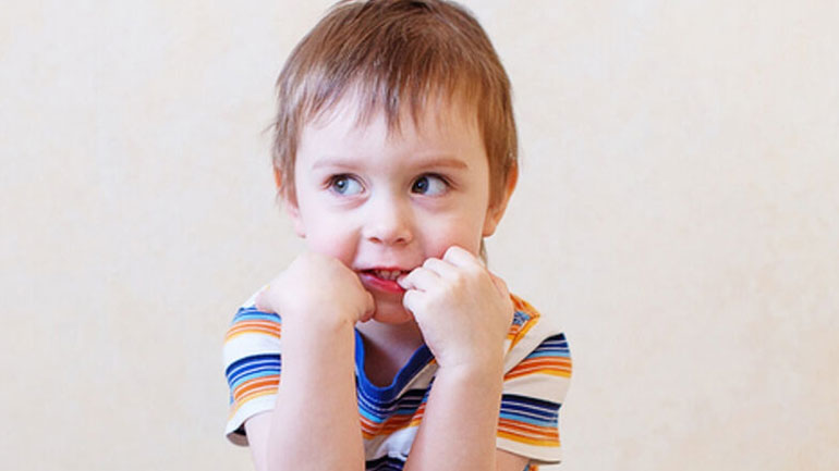 Γιατί το παιδί σας τρώει τα νύχια του;