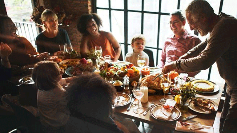 Πώς να απολαύσετε στο έπακρο τις λιχουδιές στο χριστουγεννιάτικο τραπέζι