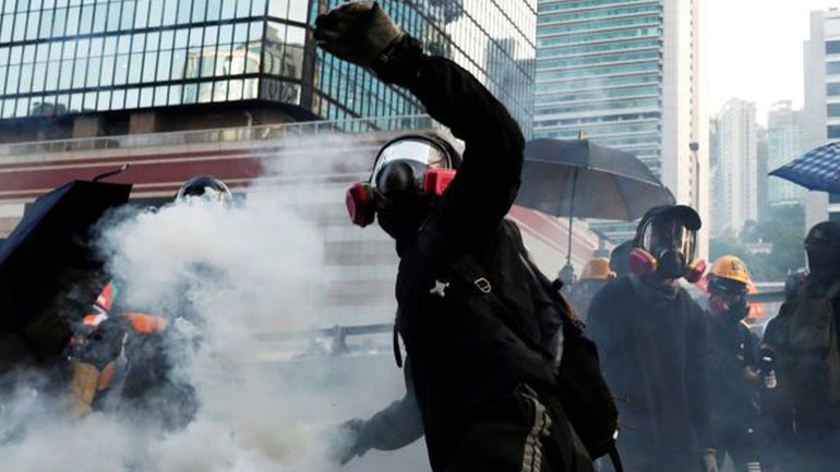 Η κυβέρνηση του Χονγκ Κονγκ καταδικάζει τα βίαια επεισόδια των Χριστουγέννων