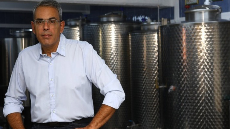 Ο Έλληνας ελαιοπαραγωγός που έχει βραβευτεί διεθνώς 135 φορές