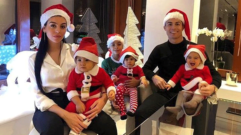 O Cristiano Ronaldo γιόρτασε τα Χριστούγεννα στην παραλία!