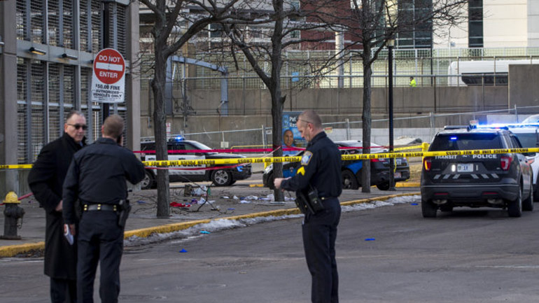 Μυστήριο στη Βοστόνη: Γυναίκα και δύο παιδιά βρέθηκαν νεκρά μπροστά σε πάρκινγκ Μυστήριο στη Βοστόνη: Γυναίκα και δύο παιδιά βρέθηκαν νεκρά μπροστά σε πάρκινγκ