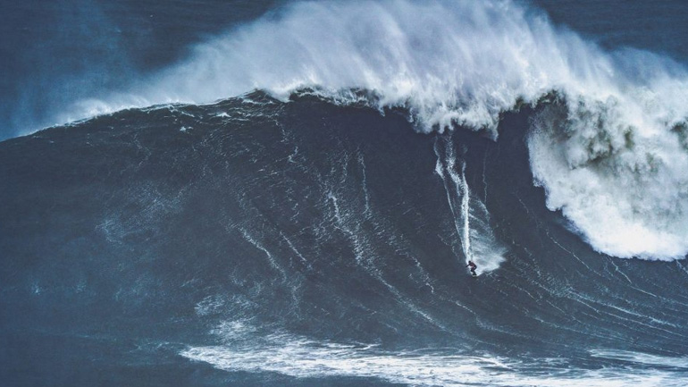 Σέρφινγκ: Ο Κάιο Βαζ «δάμασε» το μεγαλύτερο κύμα της χρονιάς