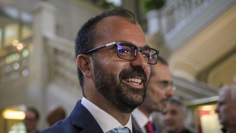 Ιταλία: Παραιτήθηκε ο υπουργός Παιδείας λόγω έλλειψης κονδυλίων στην Παιδεία