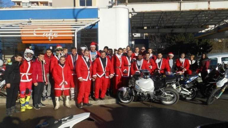 Αη Βασίληδες μοτοσικλετιστές για καλό σκοπό