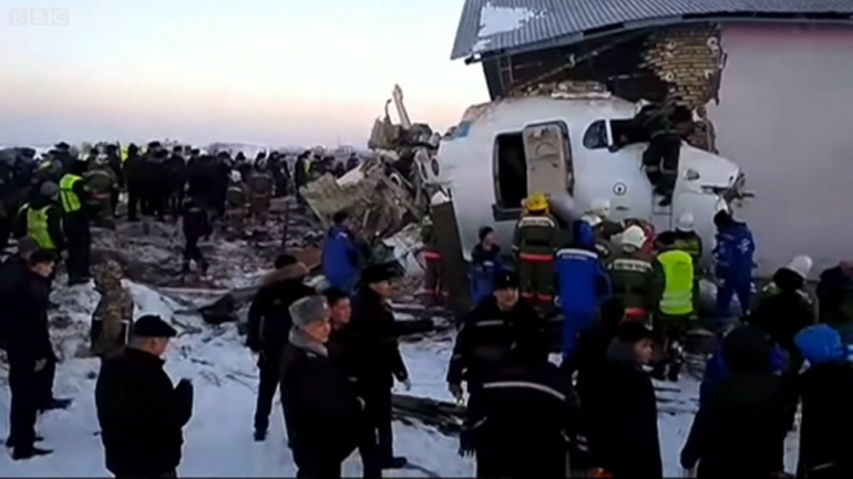 Συγκλονίζουν οι μαρτυρίες των επιζώντων: «Το αεροπλάνο έτρεμε και ο κόσμος ούρλιαζε»