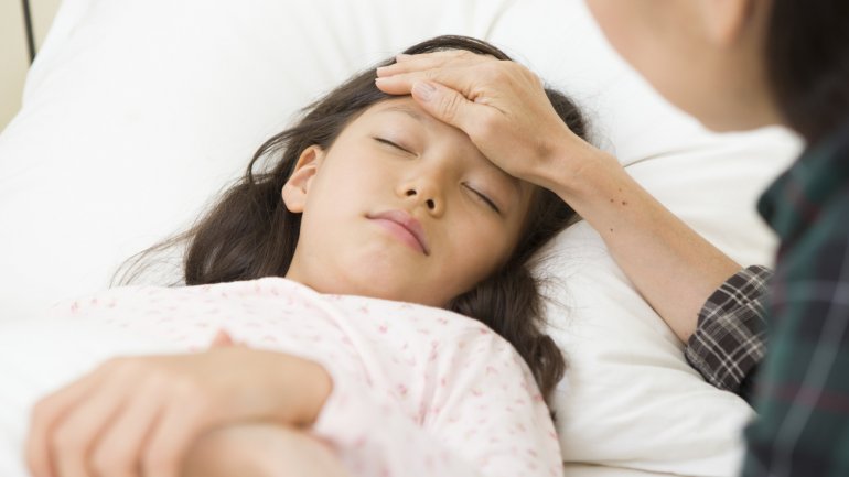 Κρυολόγημα ή ίωση του παιδιού στις διακοπές: Τι πρέπει να κάνετε