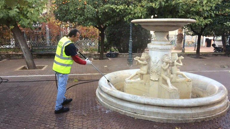 Δήμος Αθηναίων: Εργασίες καθαρισμού και συντήρησης στην πλατεία Αμερικής