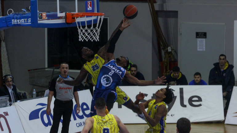 Μεγάλο «διπλό» για τη Λάρισα με 98-78 επί του Λαυρίου