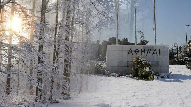 Έντονες χιονοπτώσεις σε χαμηλά υψόμετρα και στην Αττική