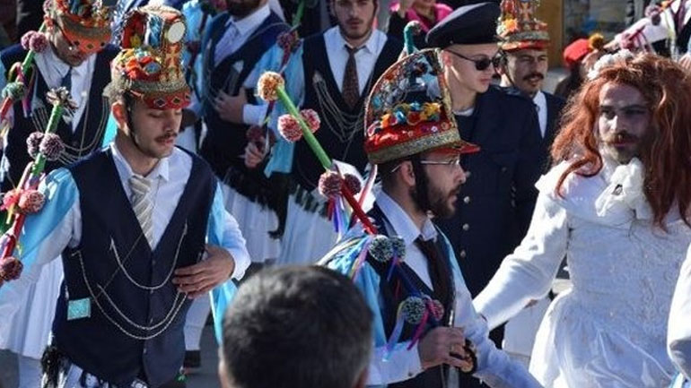 Κοζάνη: Το έθιμο των Μωμόγερων