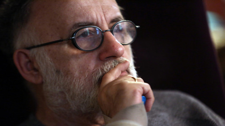 Την Δευτέρα η πολιτική κηδεία του Θ. Μικρούτσικου – “Άφατη η θλίψη” δηλώνει το ΚΚΕ