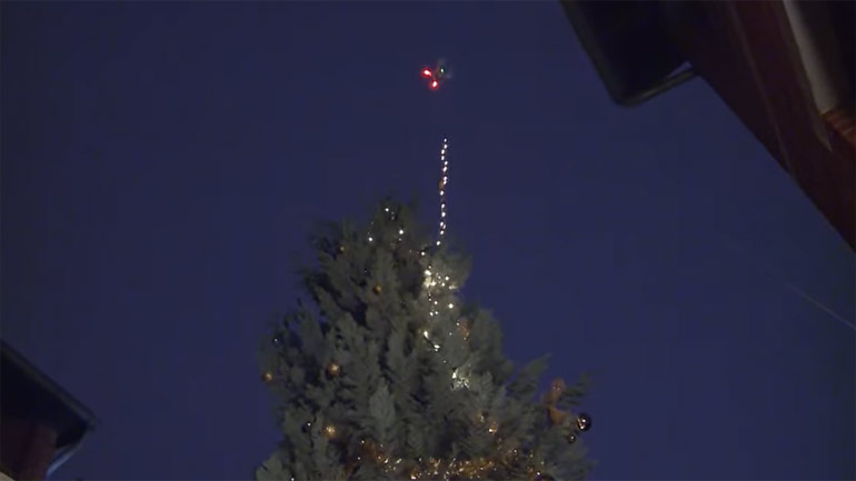 Στολισμός χριστουγεννιάτικου δέντρου με drone!