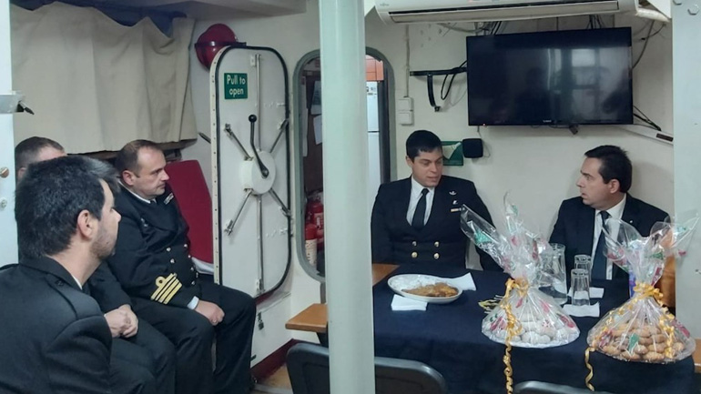 Επίσκεψη Ν. Μηταράκη σε στρατιωτικές μονάδες στη Χίο