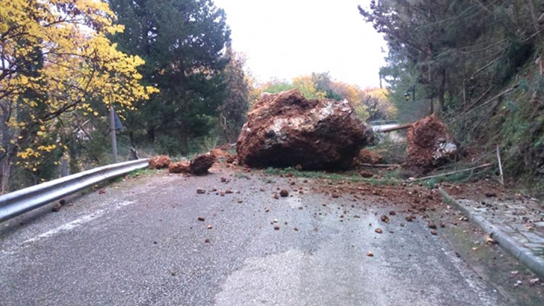 Χανιά: Κατολισθήσεις σε σημεία του επαρχιακού οδικού δικτύου