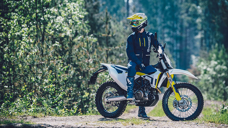 Husqvarna 701 Supermoto/Enduro/Enduro LR: Ηλεκτρονική αναβάθμιση και μια προσθήκη στην γκάμα 