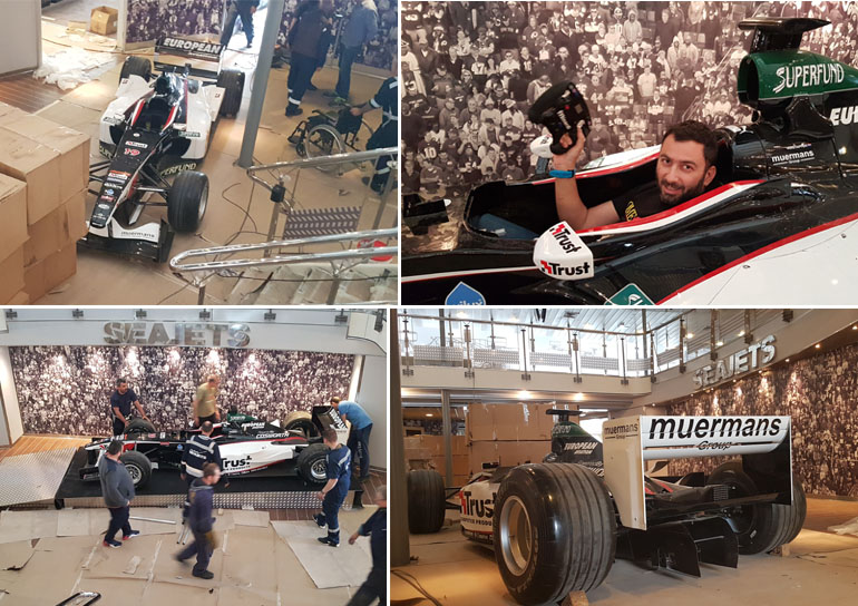 Ήμασταν εκεί όταν ένα γνήσιο μονοθέσιο της Formula 1 ήρθε στην Ελλάδα για να τοποθετηθεί στο ταχύτερο ταχύπλοο πλοίο το οποίο έχει καταφέρει να γραφτεί στο βιβλίο των ρεκόρ Γκίνες ως το ταχύτερο του κόσμου!