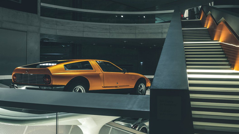 Μία νύχτα στο μουσείο της Mercedes-Benz
