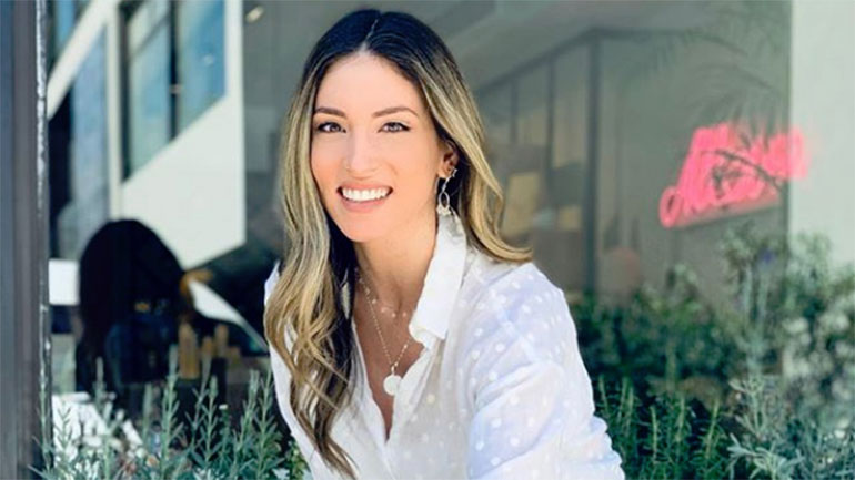 Αθηνά Οικονομάκου: «Εύχομαι από εδώ και πέρα να μην με ξαναδεί κάποιος δημόσια σε περιοδικά με τον γιο μου»