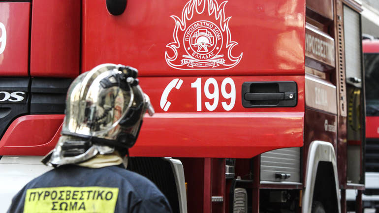 Ηράκλειο: Δύο οχήματα τυλίχθηκαν στις φλόγες