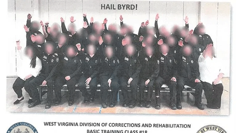 ΗΠΑ: Εκπαιδευόμενοι φρουροί φυλακών θα απολυθούν λόγω ομαδικού ναζιστικού χαιρετισμού