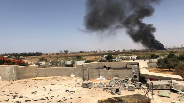 Λιβύη: Τρεις άμαχοι νεκροί από αεροπορικό βομβαρδισμό