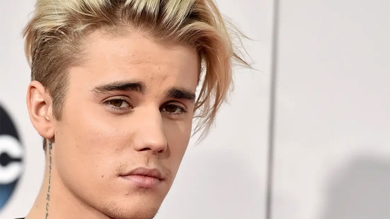 Ο Τζάστιν Μπίμπερ επιστρέφει στις ρίζες του