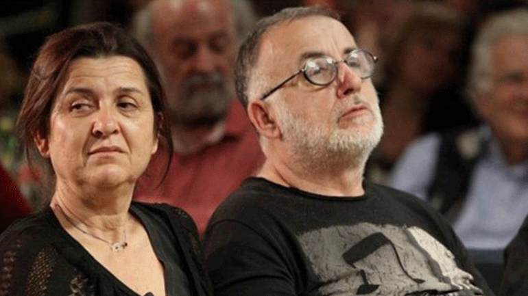 Θάνος Μικρούτσικος: Το συγκινητικό μήνυμα της συζύγου του λίγες ημέρες μετά τον θάνατό του