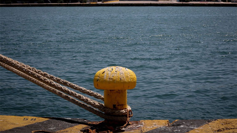 Σε ισχύ το απαγορευτικό απόπλου από Πειραιά, Ραφήνα και Λαύριο