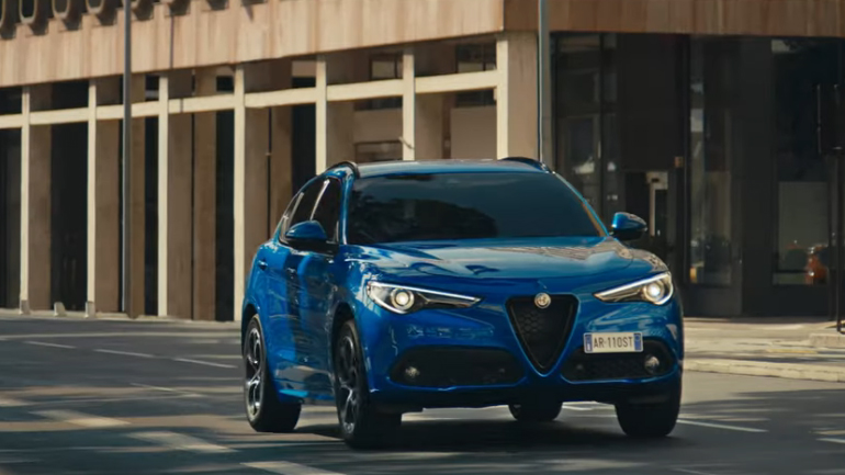 O Raikkonen κάνει βόλτες με τη Stelvio στο Μονακό