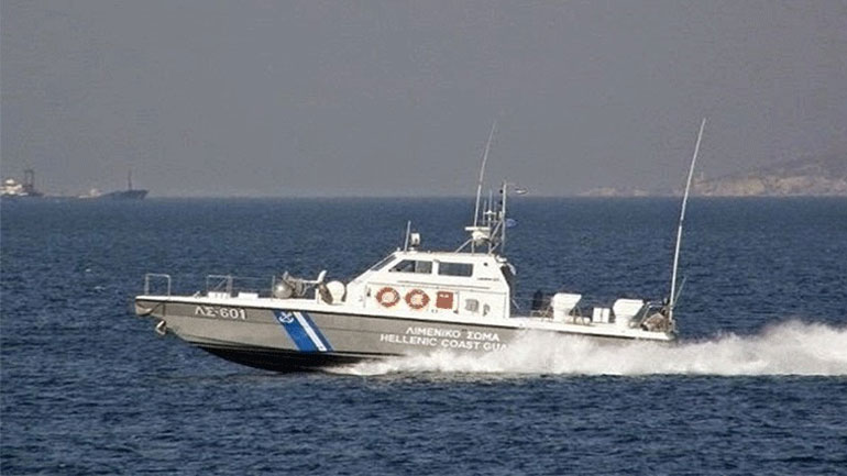 Ακυβέρνητο φορτηγό πλοίο με 14 επιβαίνοντες πλέει στα ανοιχτά της Ρόδου