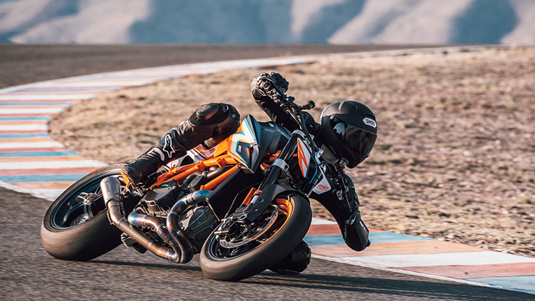 KTM 1290 Super Duke R 2020: Η αντάρα του πολέμου