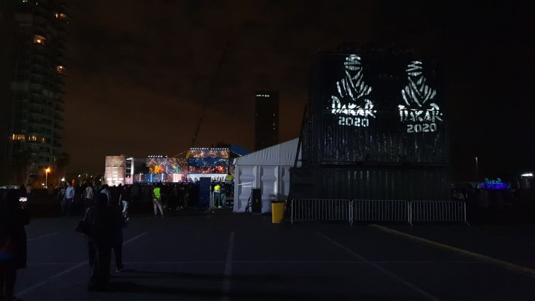 Εικόνα από το σημείο (Dakar Village) που γινόταν η εκκίνηση και το... πάρτι πριν την έναρξή του 