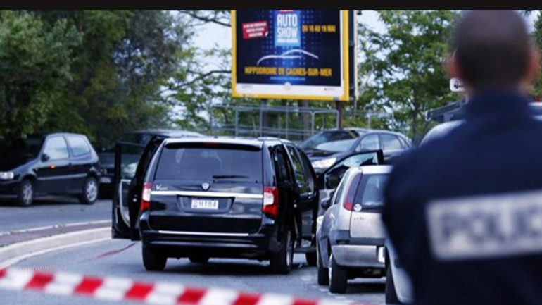 Γαλλία: Αστυνομικοί τραυμάτισαν έναν άνδρα που κρατούσε μαχαίρι φώναζε”Αλλάχ Ακμπάρ”