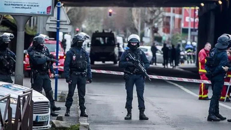 Γαλλία: Με ψυχολογικά προβλήματα ο δράστης της αιματηρής επίθεσης στο Παρίσι