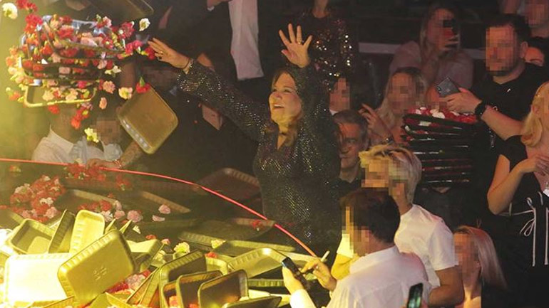 Η Δέσποινα Μοιραράκη τα «έσπασε» στον Γιώργο Μαζωνάκη