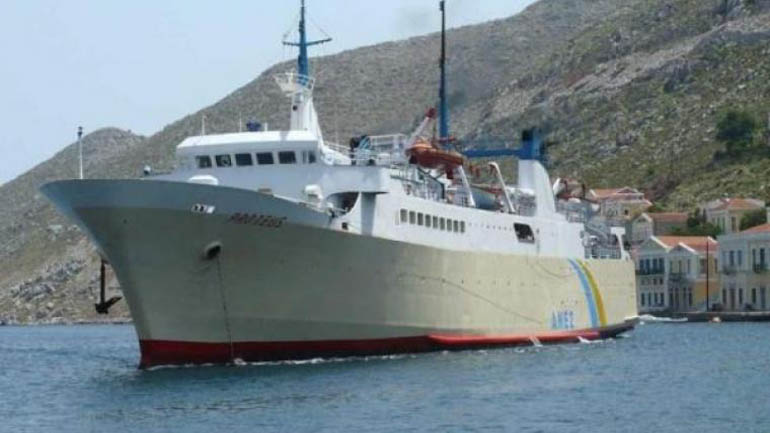 Σκιάθος: Προσάραξη επιβατηγού πλοίου με 48 επιβάτες έξω από το λιμάνι 