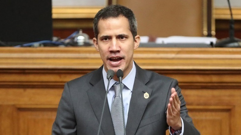 Βενεζουέλα: Ο Γκουαϊδό καταγγέλλει «κοινοβουλευτικό πραξικόπημα»
