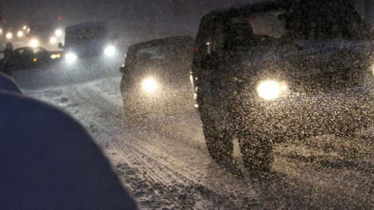 Χιονοπτώσεις σε πέντε νομούς της Στερεάς Ελλάδας – Πού χρειάζονται αλυσίδες