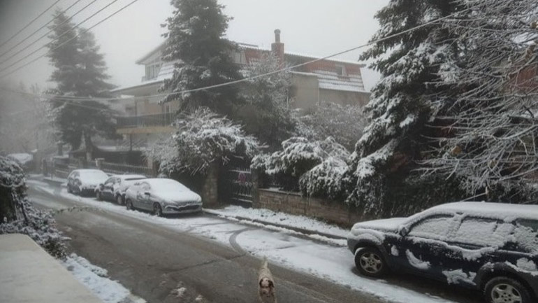 Κακοκαιρία «Ηφαιστίων»: Χιονοπτώσεις και στην Αττική και ισχυρά φαινόμενα σε Εύβοια και Κρήτη