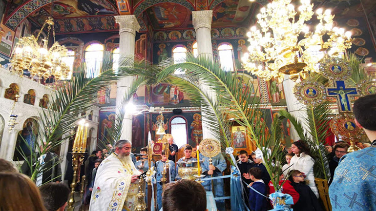 Αναβίωσε στο Ναύπλιο το έθιμο με τα περιστέρια στον Αγιασμό των υδάτων