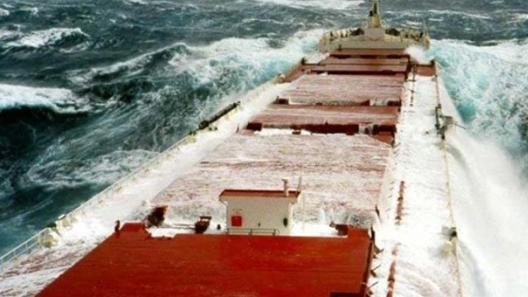 Ακυβέρνητο για ώρες πλοίο στο ακρωτήριο Μαλέας: Το βράδυ φθάνει ρυμουλκό από Πειραιά