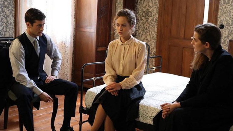 Ποια ηθοποιός εισβάλλει στις «Άγριες Μέλισσες»;