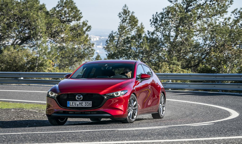 Το 2019 ταξινομήθηκαν 324 καινούργια Mazda (στη φωτό το 3)