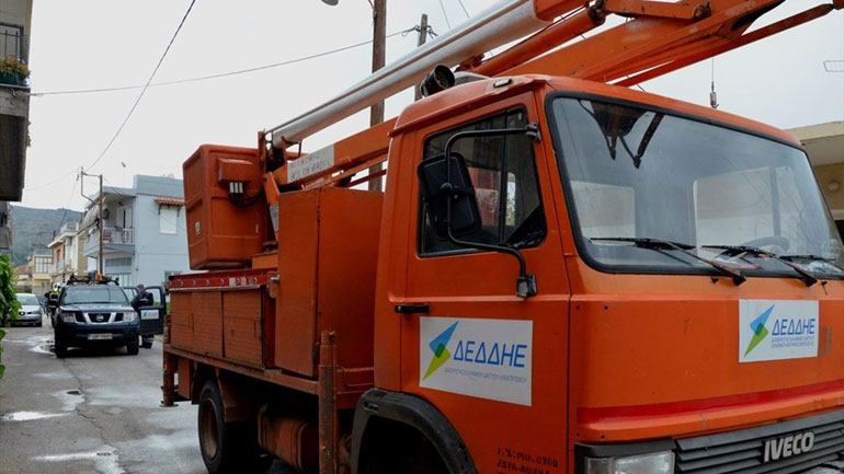 Συνεχίζονται οι εργασίες για την αποκατάσταση της ηλεκτροδότησης